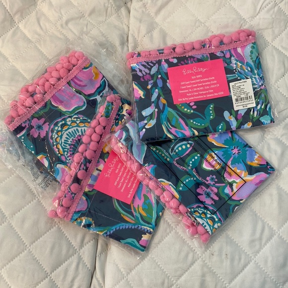 Lilly Pulitzer Other - NWT Lilly PULITZER lot of 4 Guest towels or Placemats-She's Got Sol navy